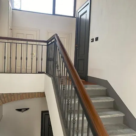 Mansarda Guazzo - Borgo Guazzo, 29 *
