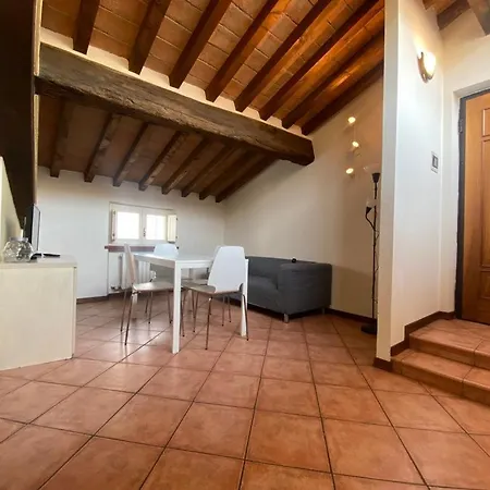 Mansarda Guazzo - Borgo Guazzo, 29 Parma